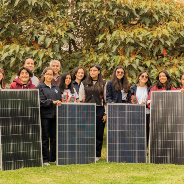 Newline Sembrando el futuro: Nuestra aventura en el Liceo Femenino Mercedes Nariño